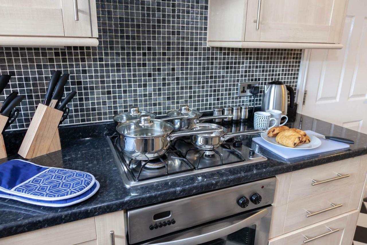 4 Bed Home, Driveway Parking Ideally Located In Latchford, Warrington - Executive St Marys House Esterno foto