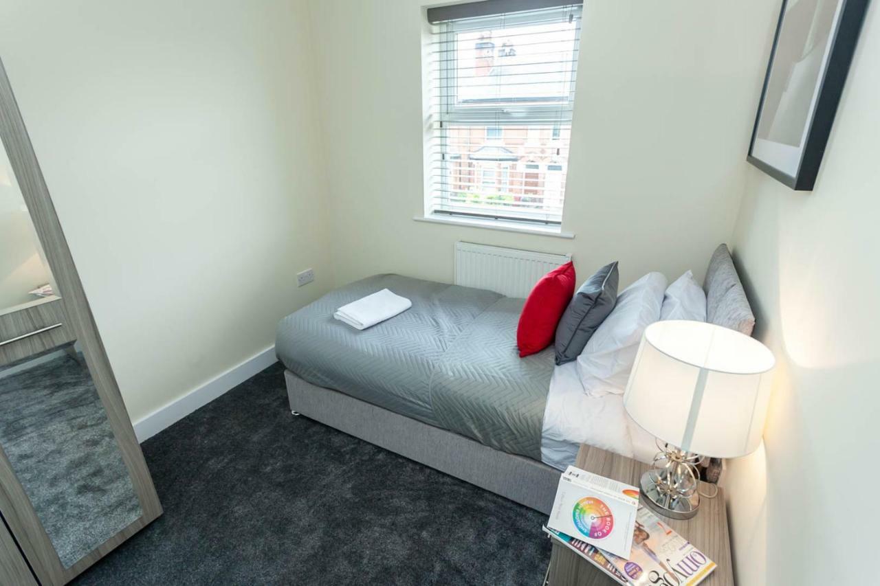 4 Bed Home, Driveway Parking Ideally Located In Latchford, Warrington - Executive St Marys House Esterno foto